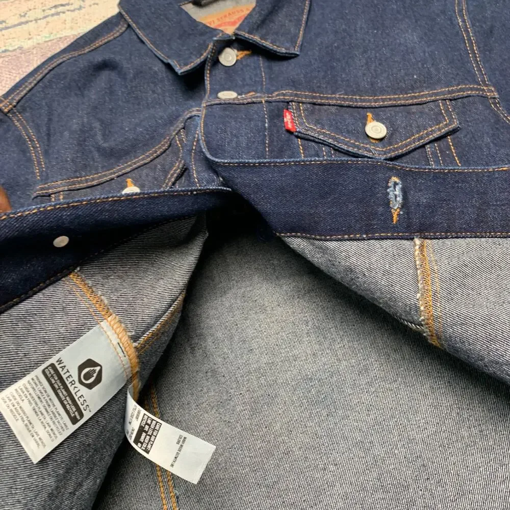 NWT Levi's Type III Trucker Jacket - Rinse/Navy Embroidered XL